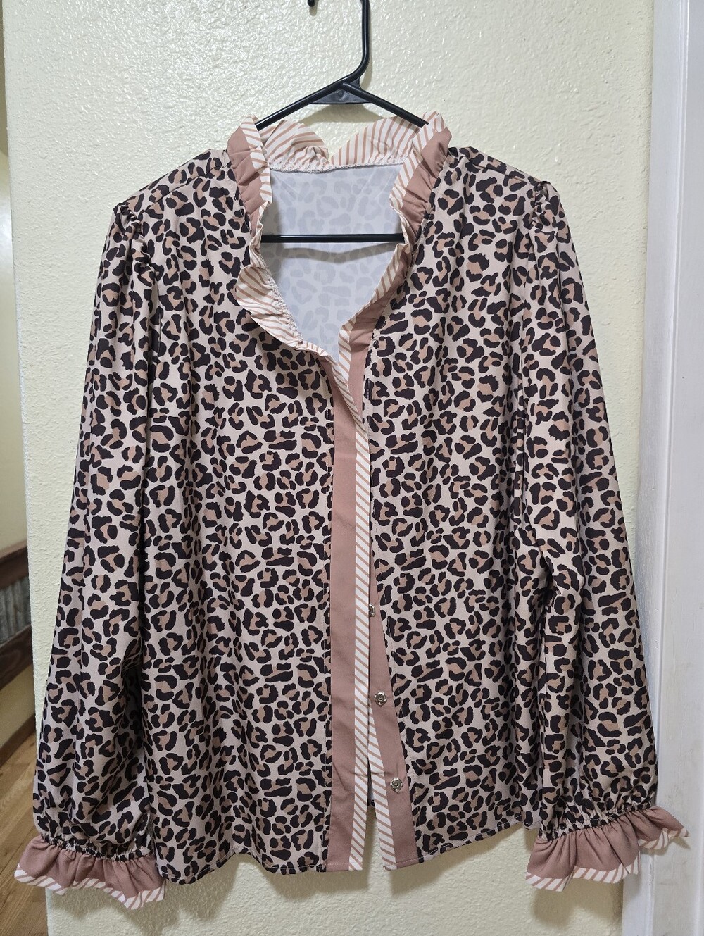 Leopard Print Ruffle Trim Blouse in Blush and Black